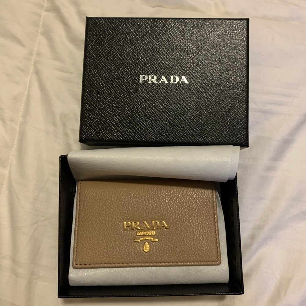 NEW Prada Saffiano Leather Card Holder